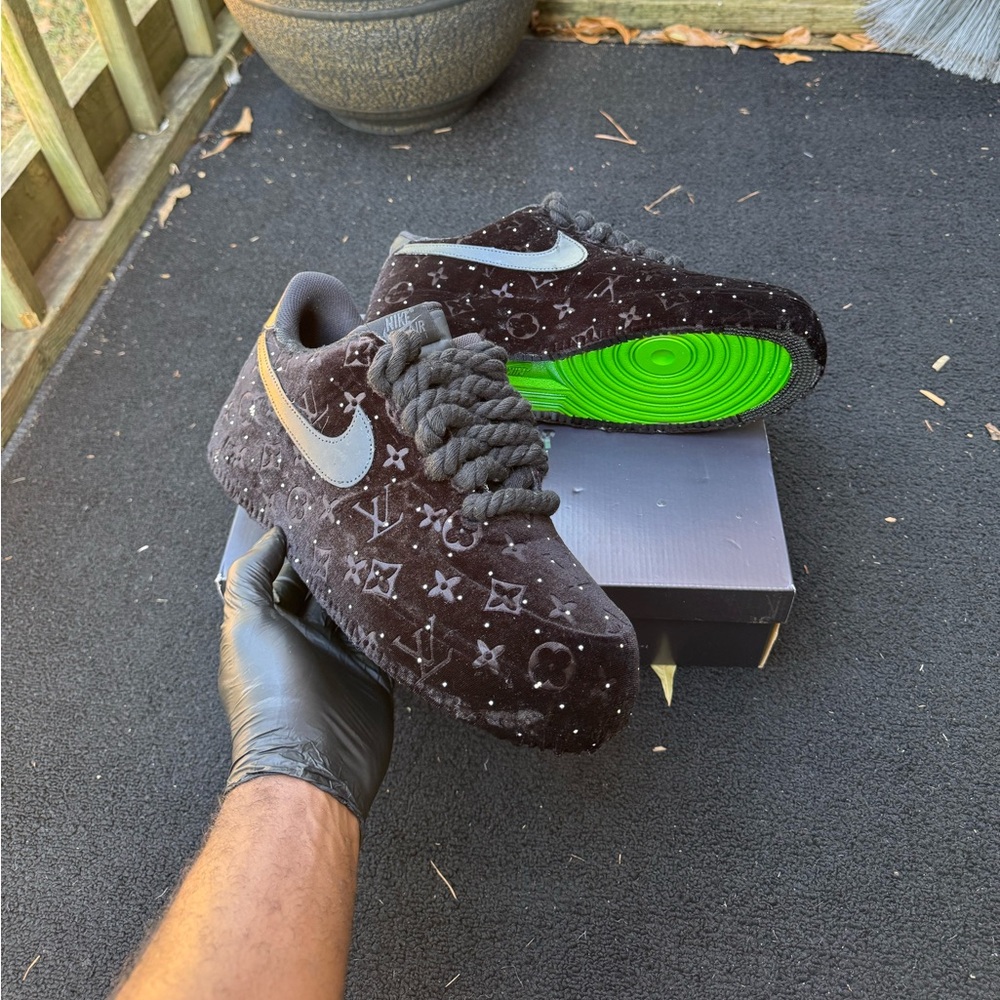 Black and Green Lv velvet with ropes laces